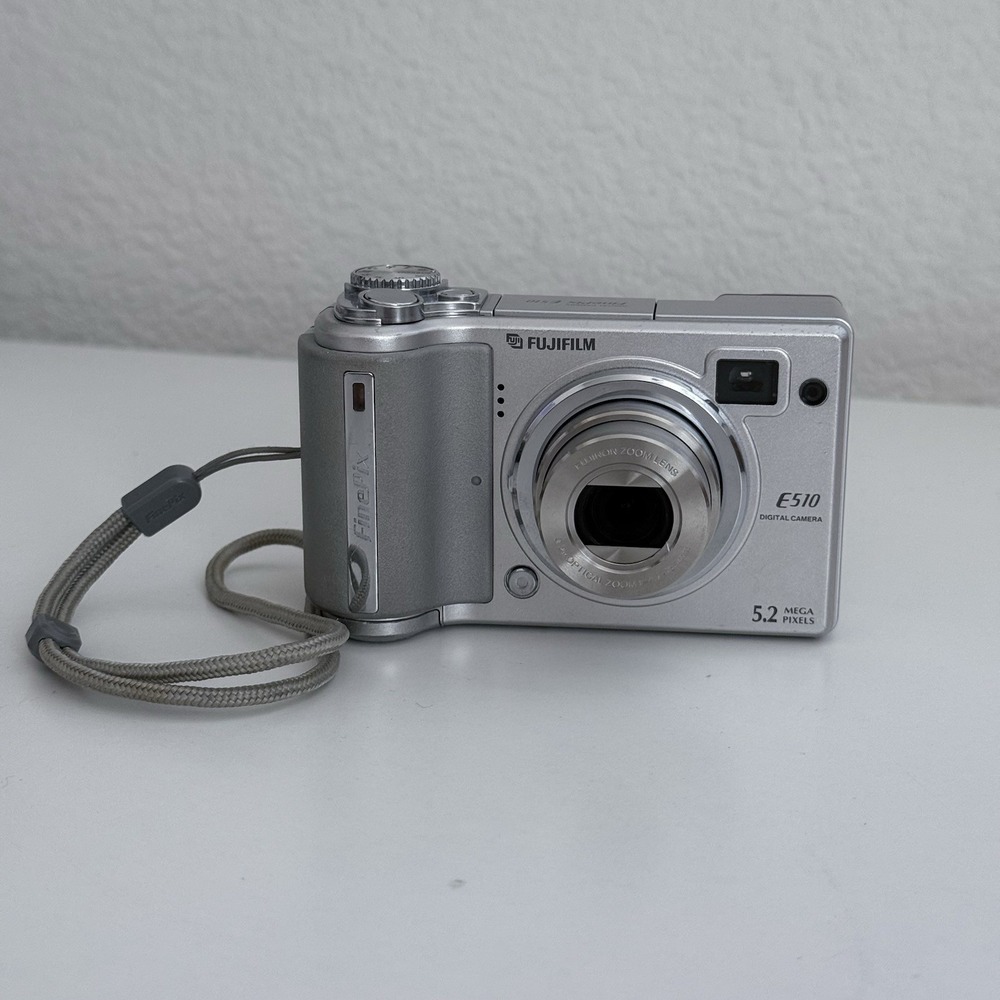 Fujifilm FinePix E510 Digital 5.2MP CAMERA ONLY Silver WORKS TESTED